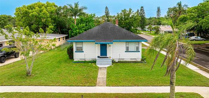 photo 1: 1902 SAINT GEORGE DRIVE, BRADENTON FL 34208