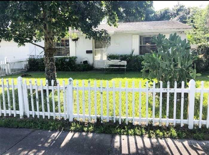 photo 1: 3604 SUGARCREEK DRIVE, TAMPA FL 33619