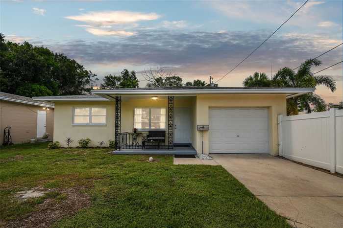 photo 2: 4525 SUNRISE DRIVE S, SAINT PETERSBURG FL 33705