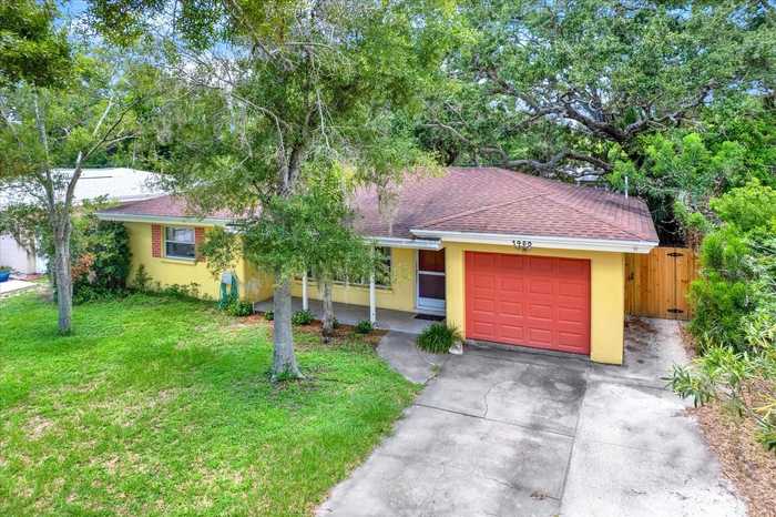 photo 2: 1450 SAN CHARLES DRIVE, DUNEDIN FL 34698