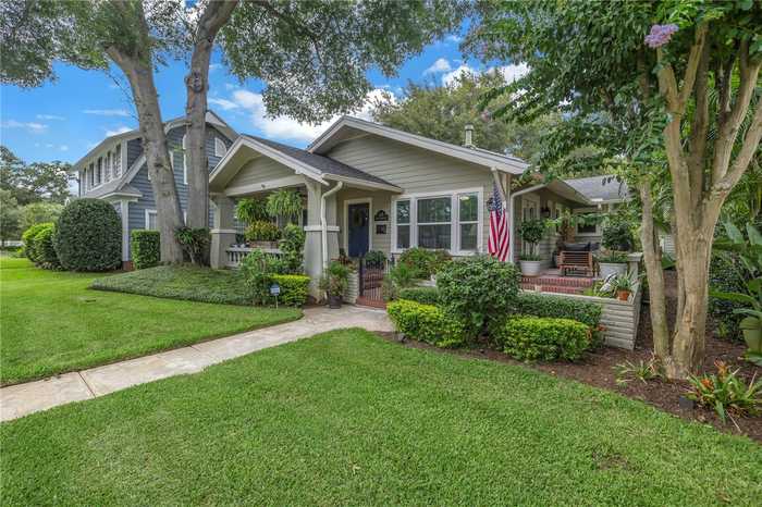 photo 2: 215 19TH AVENUE NE, SAINT PETERSBURG FL 33704