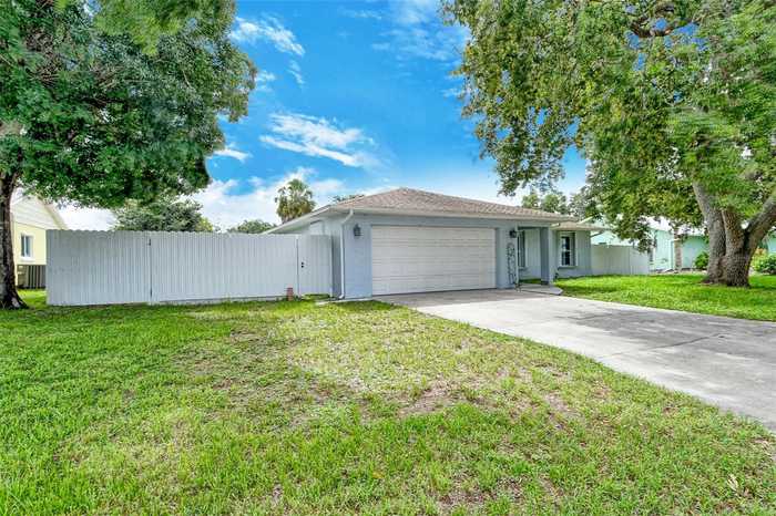 photo 2: 2480 MCGUFFY CIRCLE, SARASOTA FL 34235