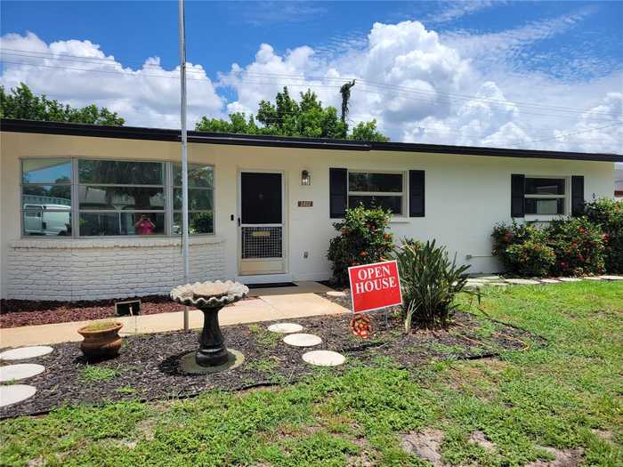 photo 2: 2802 OXFORD DRIVE W, BRADENTON FL 34205