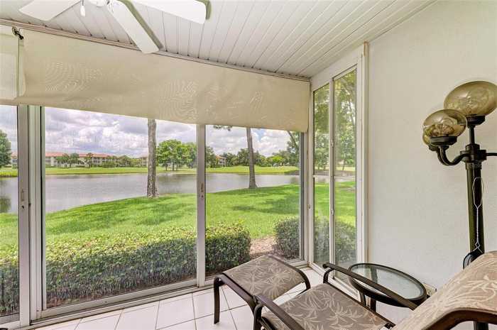 photo 2: 5519 FAIR OAKS STREET Unit #2-D, BRADENTON FL 34203