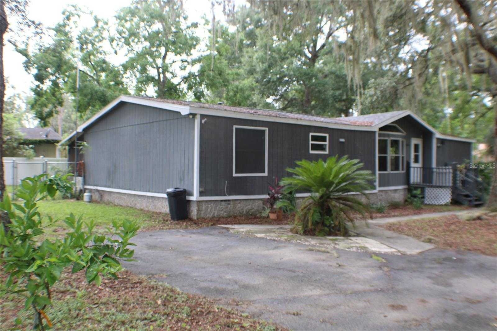 photo 3: 3860 NE 60TH COURT, SILVER SPRINGS FL 34488