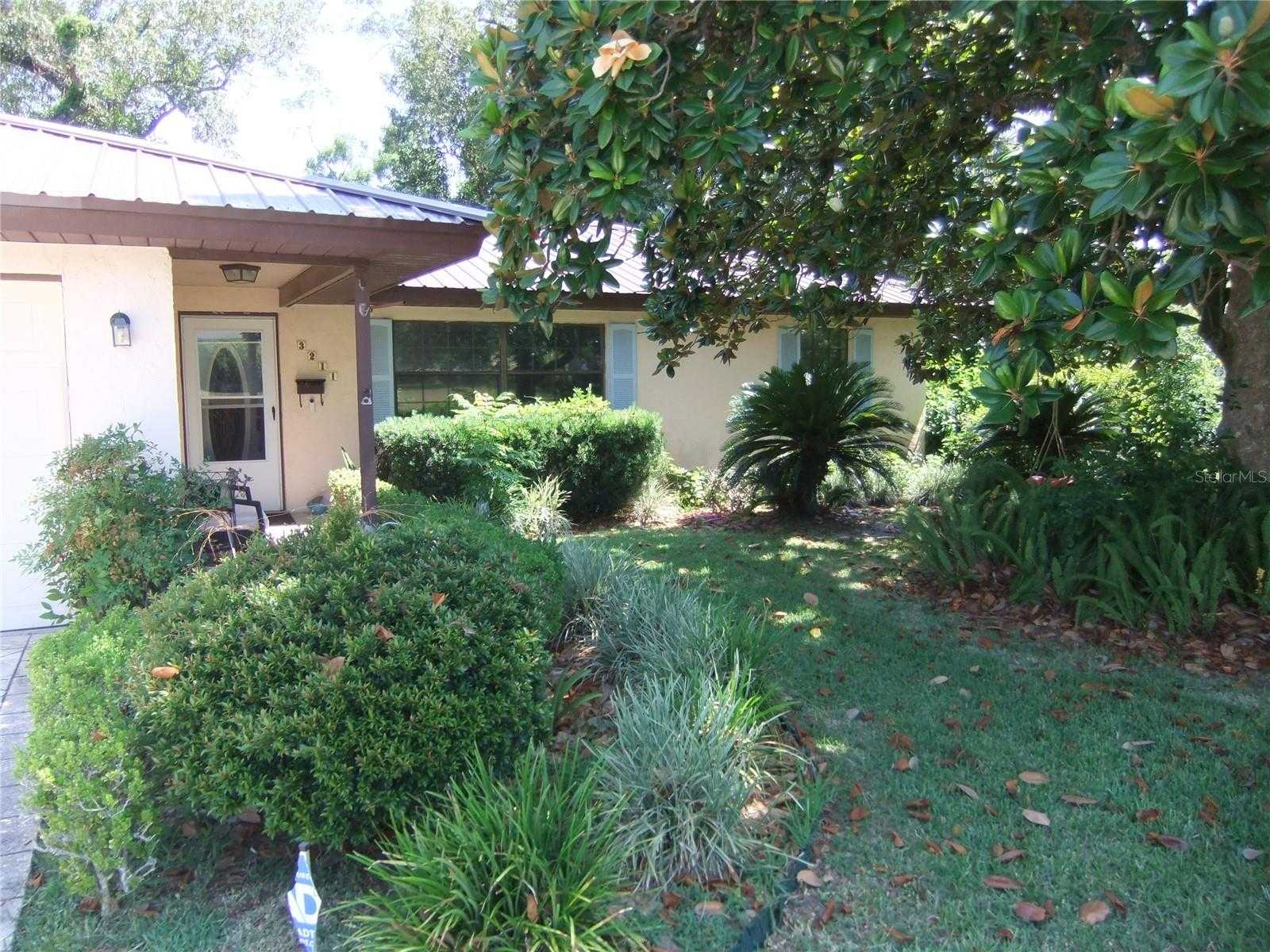 photo 1: 3211 NE 9TH ST, OCALA FL 34470