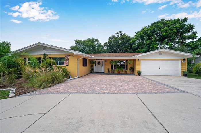 photo 1: 1407 AVENUE D NE, WINTER HAVEN FL 33881