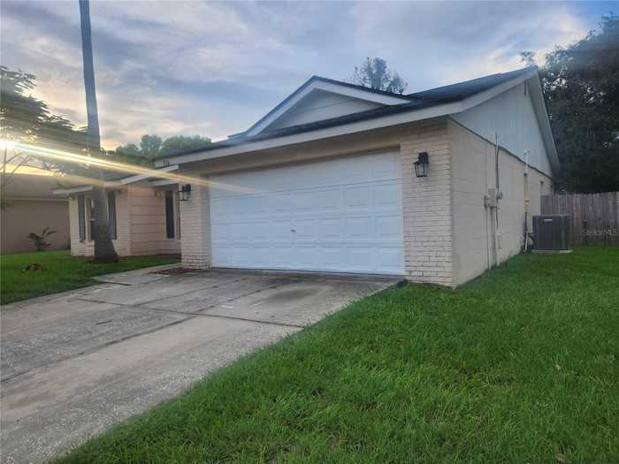 photo 2: 712 HAZY MEADOW COURT, BRANDON FL 33510