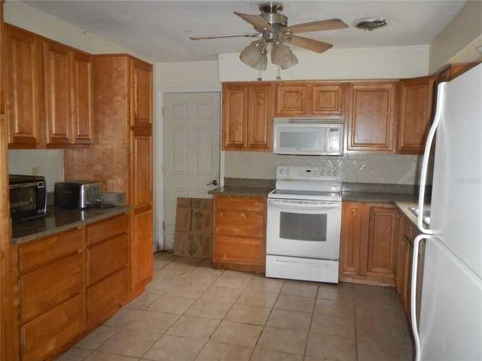 photo 2: 39035 CITADEL CIRCLE, ZEPHYRHILLS FL 33542