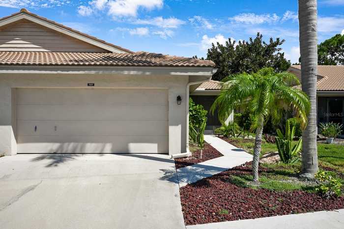 photo 2: 7177 N WOOD CREEK DRIVE NW Unit 7, SARASOTA FL 34231