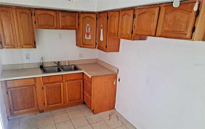 photo 2: 2609 PEMBROOK DRIVE, ORLANDO FL 32810