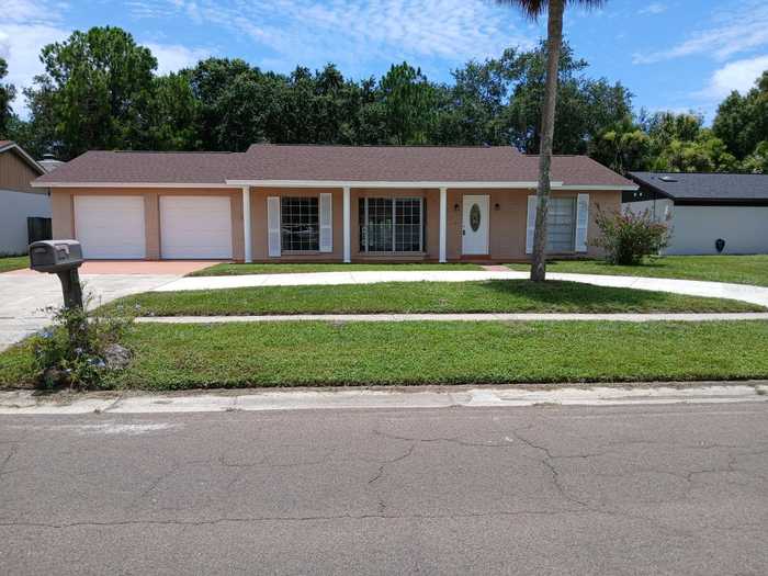 photo 2: 8408 WOODDRIFT DRIVE, TAMPA FL 33615