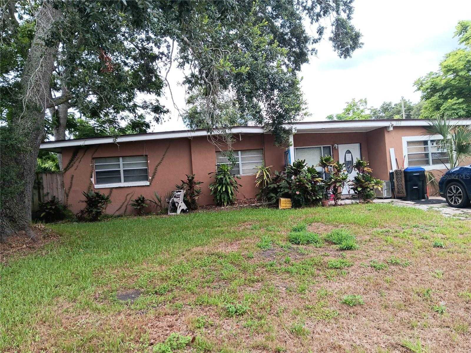 photo 1: 222 RONNIE CIRCLE, ORLANDO FL 32811