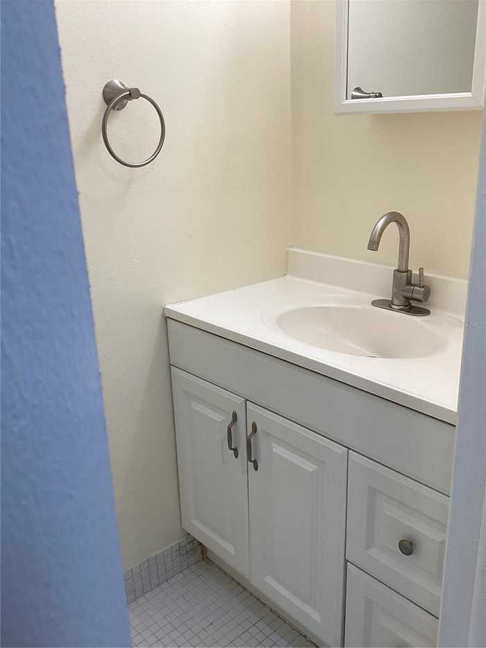 photo 13: 231 AMHERST AVENUE Unit 20, SARASOTA FL 34232