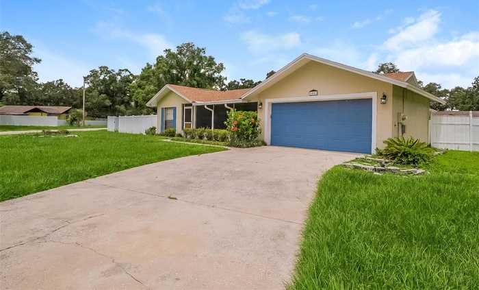 photo 2: 1801 LAKE CREST AVENUE, BRANDON FL 33510