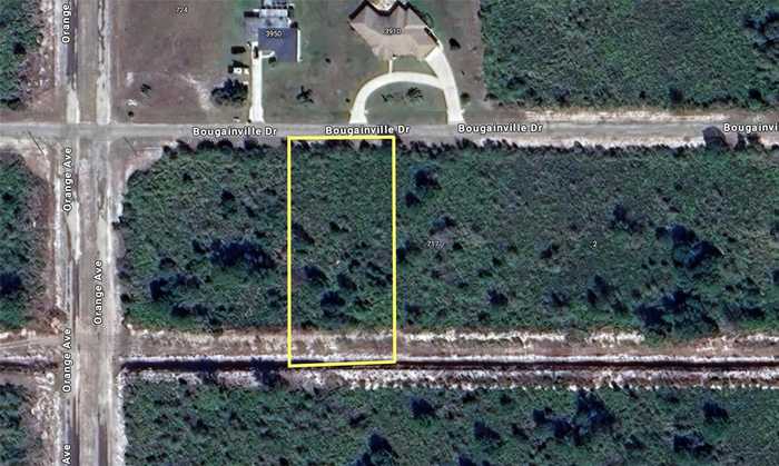 photo 1: 719 BOUGAINVILLE DRIVE, INDIAN LAKE ESTATES FL 33855