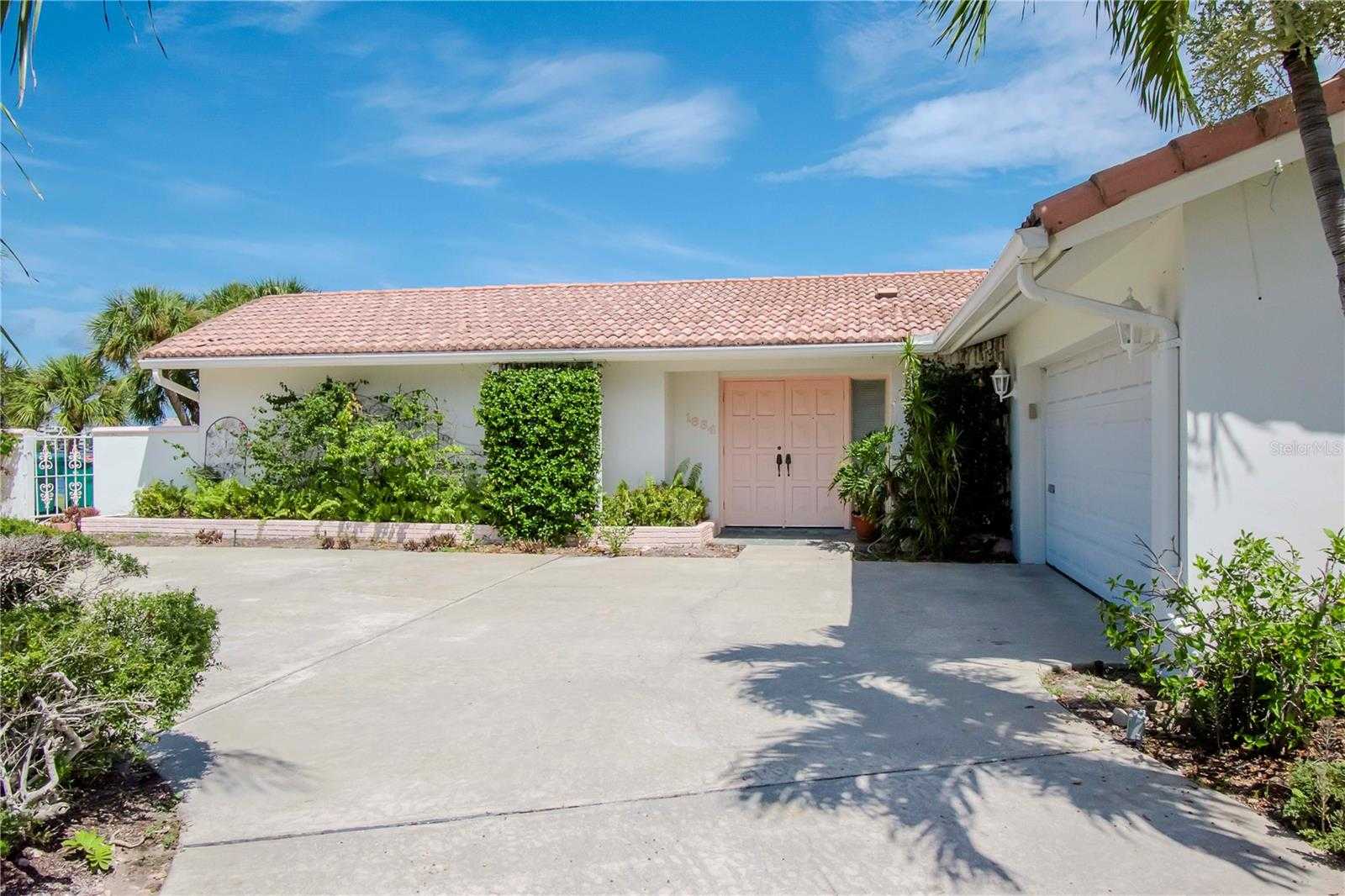 photo 2: 1884 DOLPHIN BOULEVARD S, SAINT PETERSBURG FL 33707