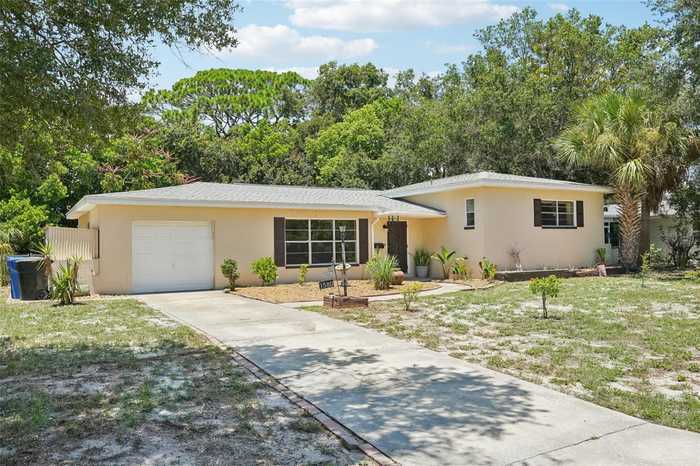 photo 1: 1580 ROBINSON DRIVE N, SAINT PETERSBURG FL 33710