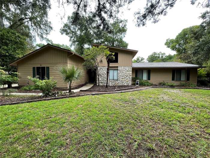 photo 1: 1907 SW 81ST TERRACE, GAINESVILLE FL 32607