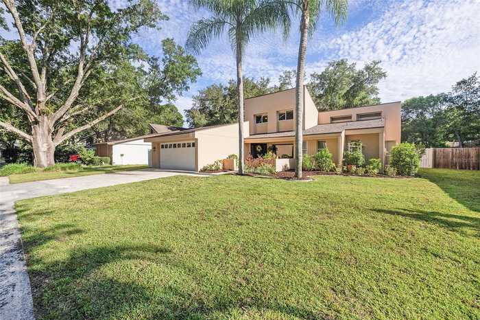 photo 1: 3707 VILLAGE ESTATES PLACE, TAMPA FL 33618