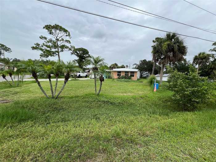 photo 2: 512 OLIVE AVENUE, NOKOMIS FL 34275