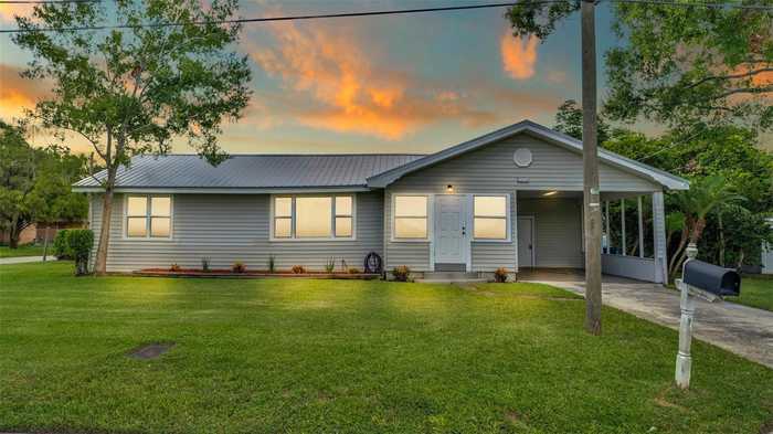 photo 1: 1111 NE 6TH STREET, MULBERRY FL 33860