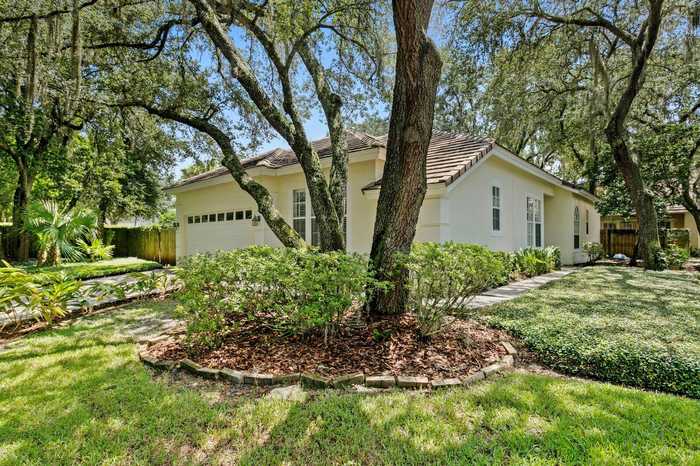 photo 2: 5203 FRIAR TUCK COURT, TAMPA FL 33647