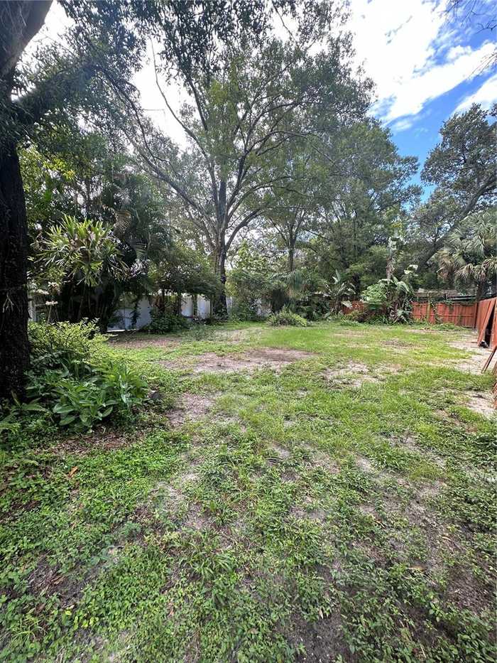 photo 2: 808 W RIVER HEIGHTS AVENUE, TAMPA FL 33603