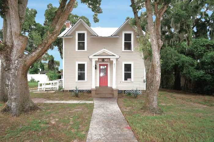 photo 1: 821 E LEMON AVENUE, EUSTIS FL 32726