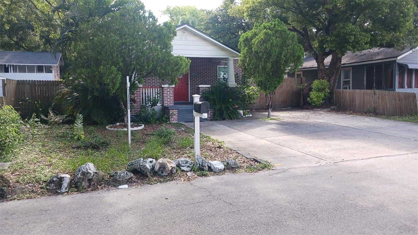 photo 3: 8012 N 11TH STREET, TAMPA FL 33604