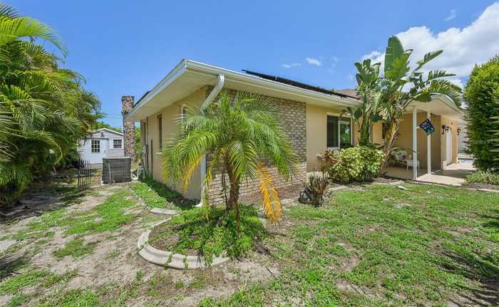 photo 1: 5864 REGENT ROAD, VENICE FL 34293