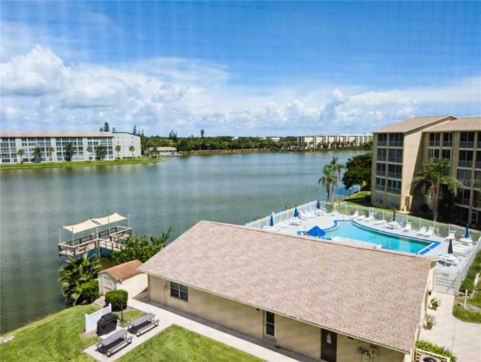 photo 2: 3671 LAKE BAYSHORE DRIVE Unit 512, BRADENTON FL 34205