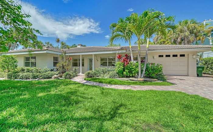 photo 2: 25 N WASHINGTON DRIVE, SARASOTA FL 34236