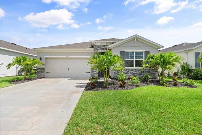 photo 1: 14014 MOUNT LAUREL TRAIL, LAKEWOOD RANCH FL 34211