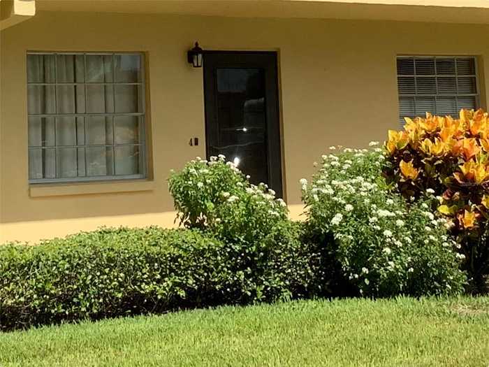 photo 2: 1845 HIGHLAND AVENUE S Unit 4, CLEARWATER FL 33756