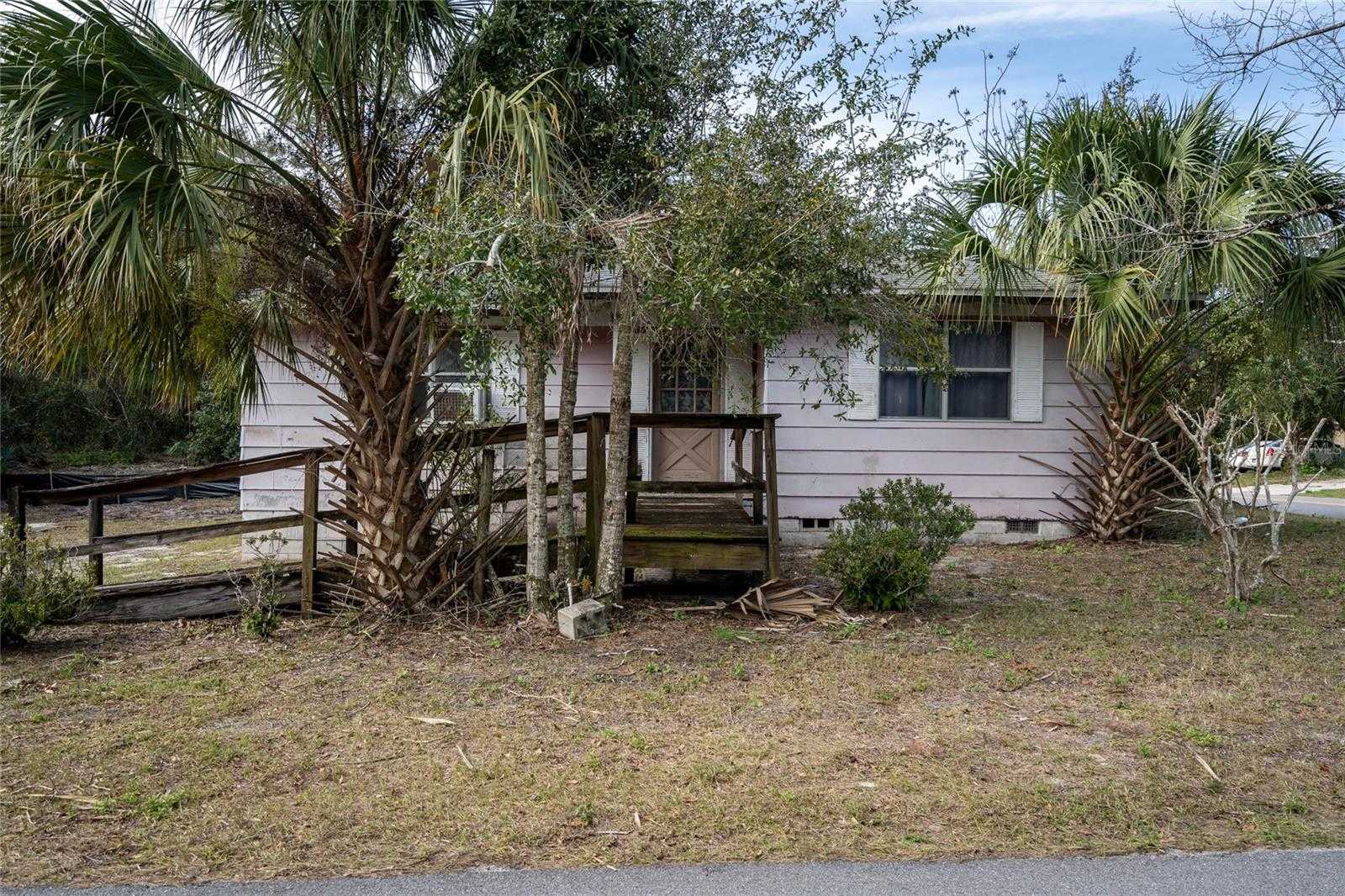 photo 1: 1502 CARVER, DELAND FL 32720