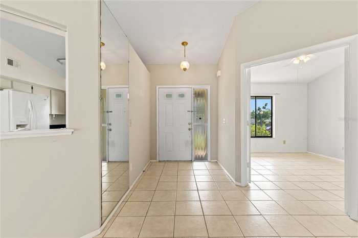 photo 2: 7818 KENSINGHAM COURT, ORLANDO FL 32835