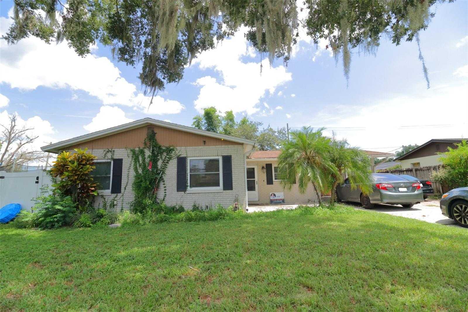 photo 1: 1411 FERNWOOD PLACE, SEFFNER FL 33584