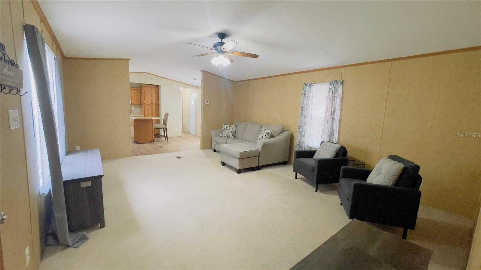 photo 3: 4030 NE 212TH TERRACE, WILLISTON FL 32696