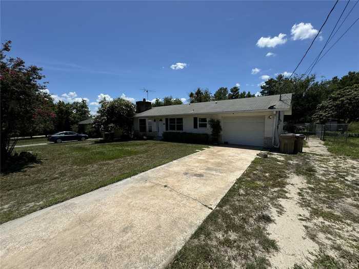 photo 2: 32803 FOREST AVENUE, LEESBURG FL 34788