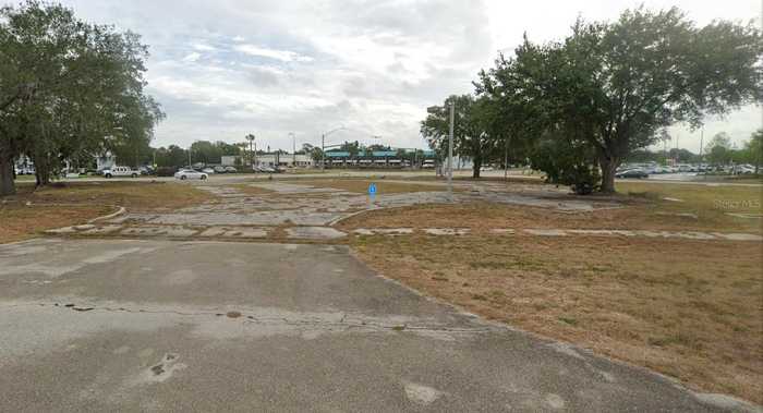 photo 2: 905 301 BOULEVARD W, BRADENTON FL 34205