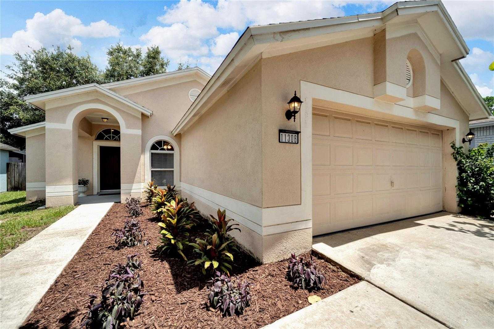 photo 1: 11306 BROWNSTONE COURT, RIVERVIEW FL 33569