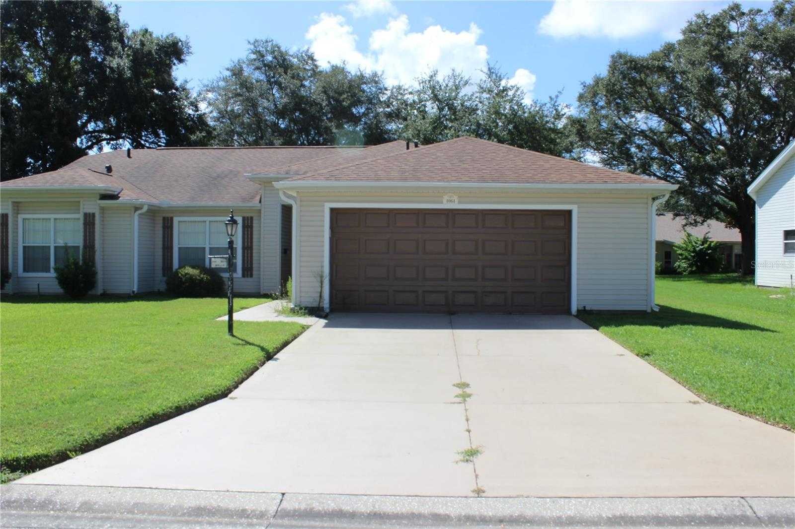 photo 2: 4064 RIVER CREST CIRCLE, LEESBURG FL 34748