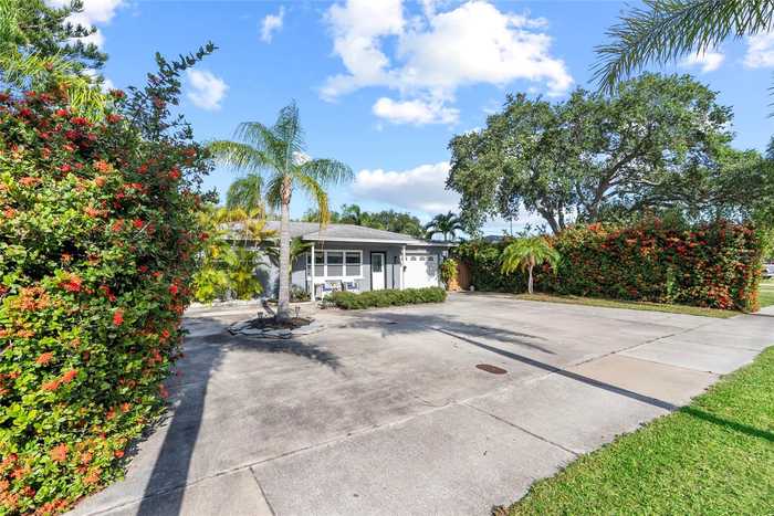 photo 2: 4929 100TH WAY N, SAINT PETERSBURG FL 33708