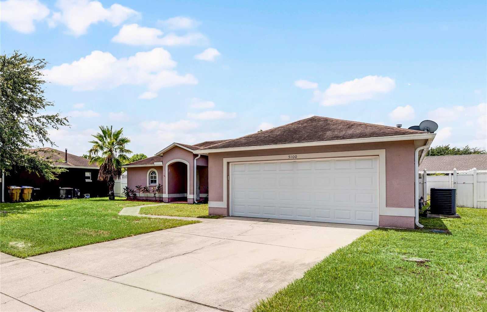 photo 2: 5100 HEATHERSTONE DRIVE, KISSIMMEE FL 34758