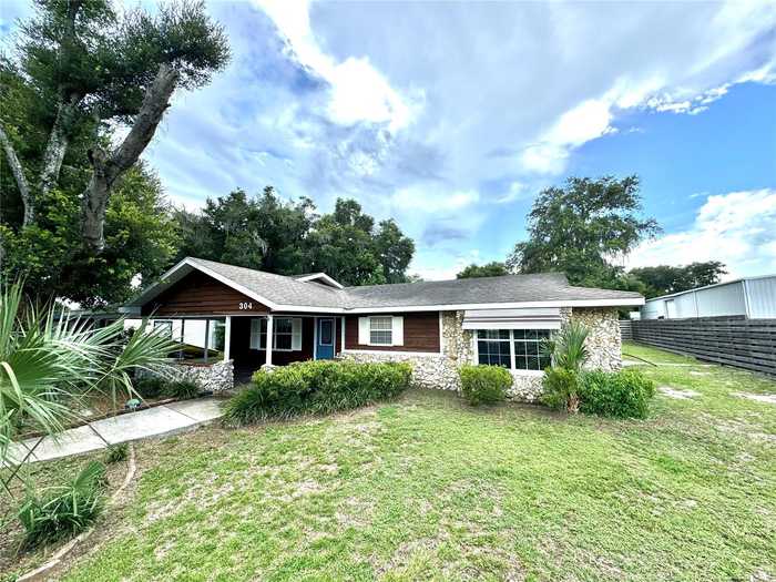 photo 2: 304 N IONA AVENUE, FRUITLAND PARK FL 34731