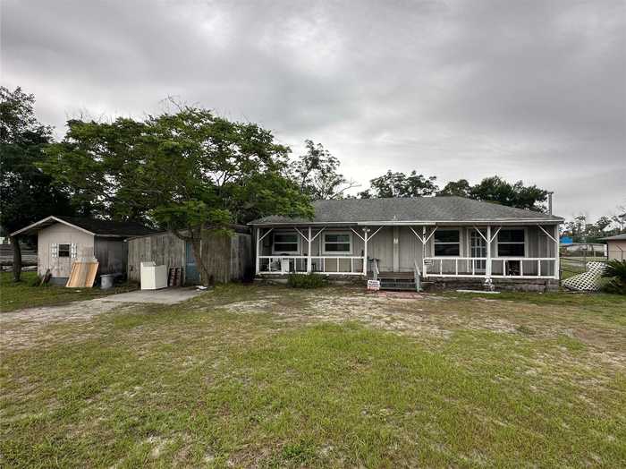 photo 1: 11136 NORTHERN AVENUE, LEESBURG FL 34788