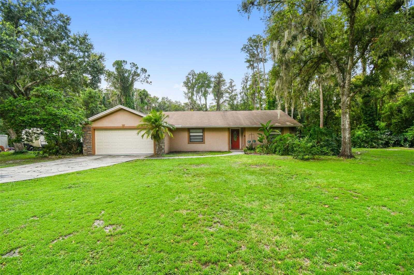 photo 2: 18910 ARBOR DRIVE, LUTZ FL 33548