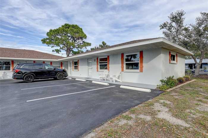 photo 1: 510 AIRPORT AVENUE E Unit 2D, VENICE FL 34285