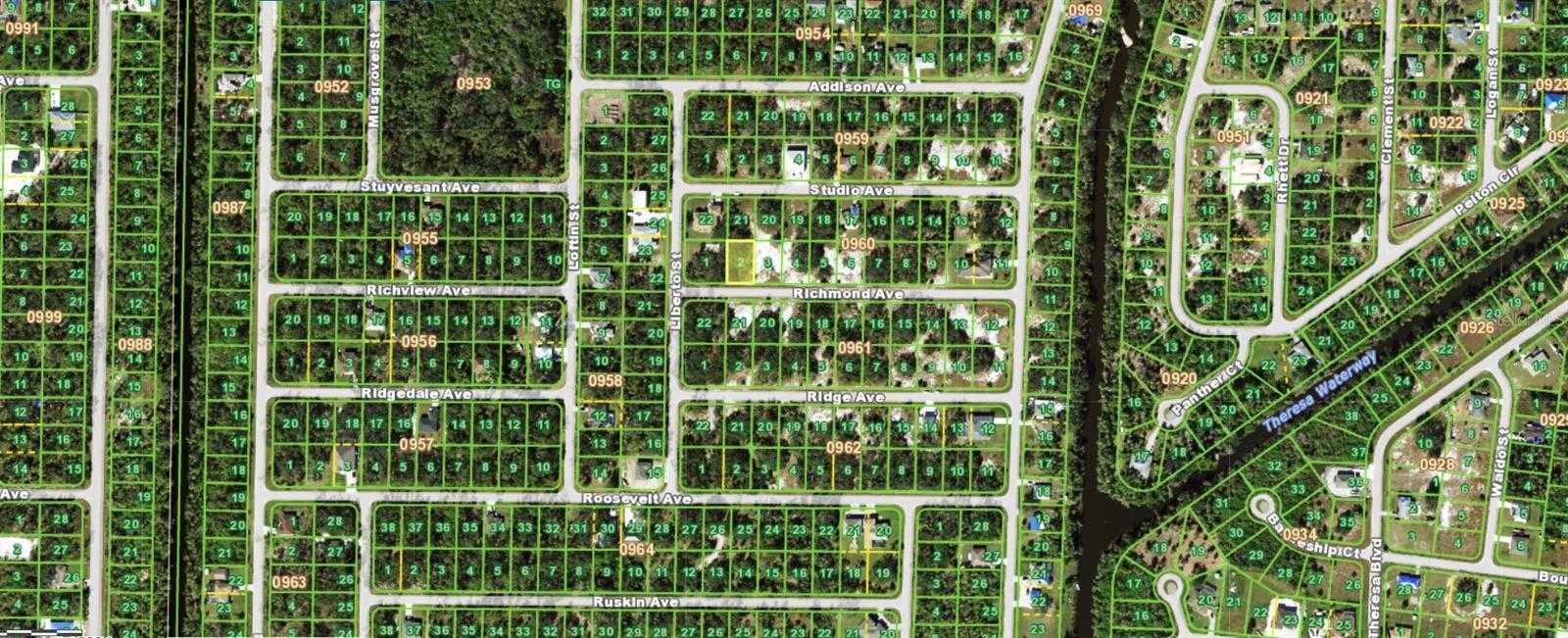 photo 3: 19164 RICHMOND AVENUE, PORT CHARLOTTE FL 33954